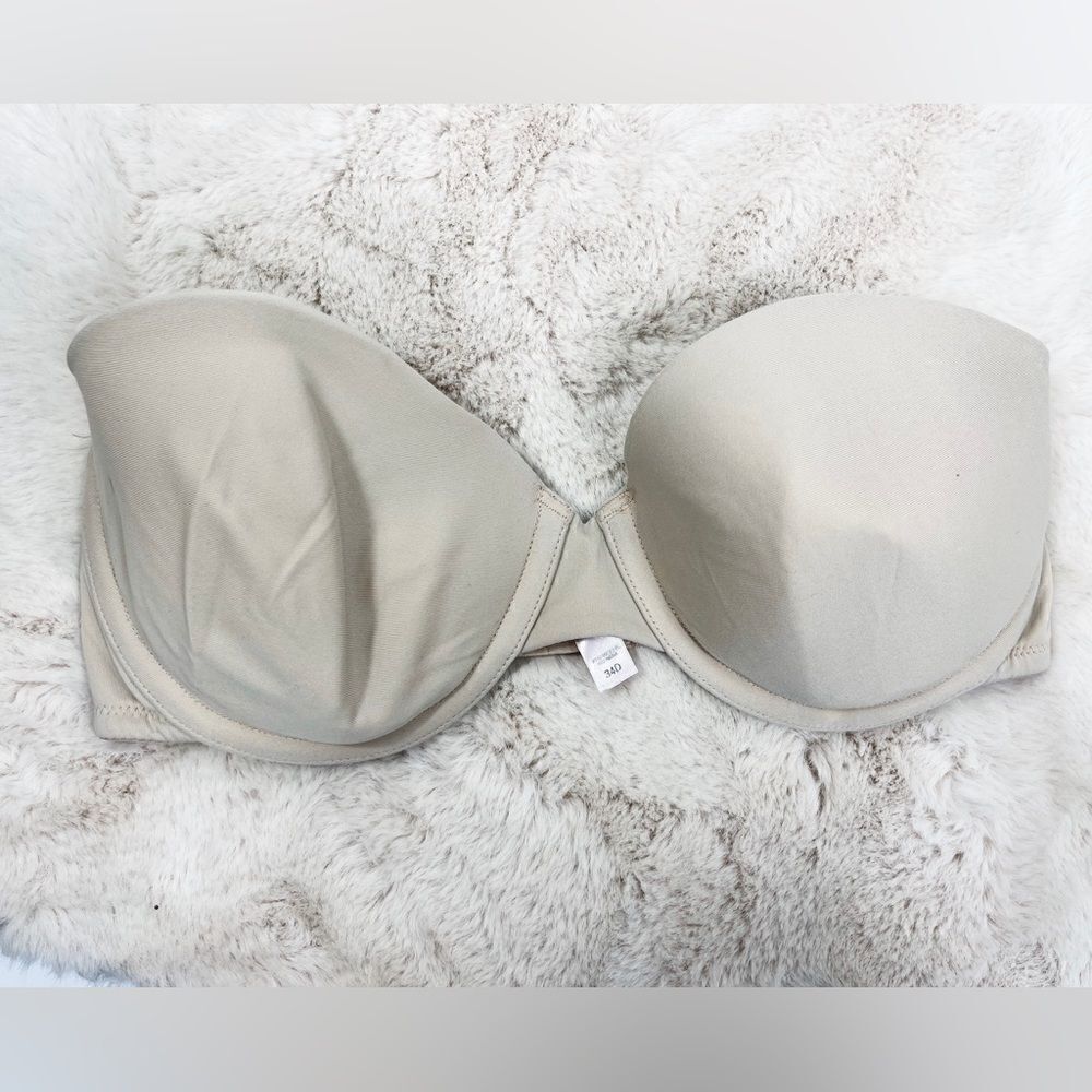 Victoria’s Secret Strapless Bra in nude 34D
